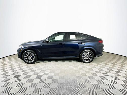 2022 BMW X6 M50i