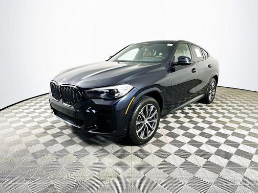 2022 BMW X6 M50i