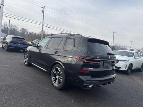 2025 BMW X7 xDrive40i