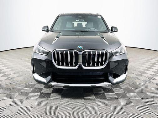 Black Sapphire Metallic 2025 BMW X1 xDrive28i