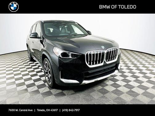 Black Sapphire Metallic 2025 BMW X1 xDrive28i