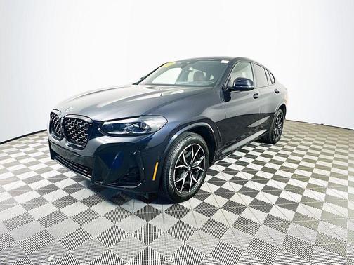 Carbon Black Metallic 2025 BMW X4 xDrive30i