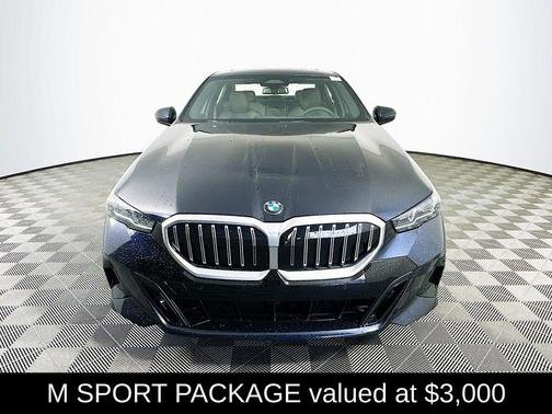 Carbon Black Metallic 2026 BMW 530 xDrive