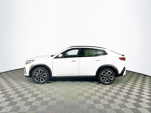 2025 BMW X2 xDrive28i