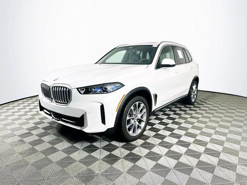 White Metallic 2026 BMW X5 xDrive40i