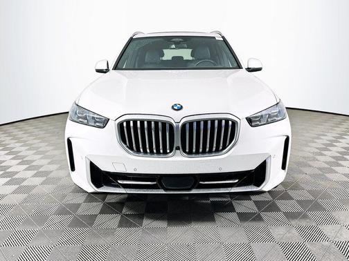 White Metallic 2026 BMW X5 xDrive40i