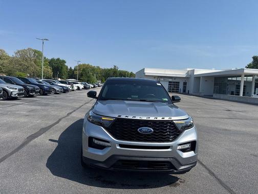 ICONIC SILVER METALLIC 2021 Ford Explorer ST