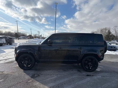 2023 Land Rover Defender 110 V8