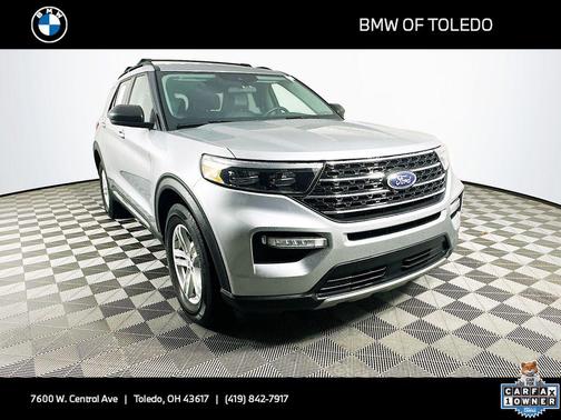 ICONIC SILVER METALLIC 2023 Ford Explorer XLT