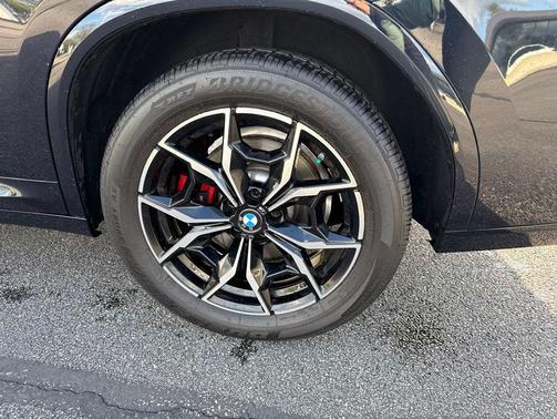 Carbon Black Metallic 2024 BMW X4 M40i