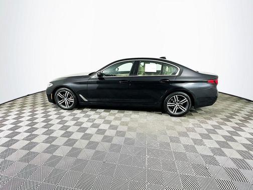 Black Sapphire Metallic 2021 BMW 530 xDrive