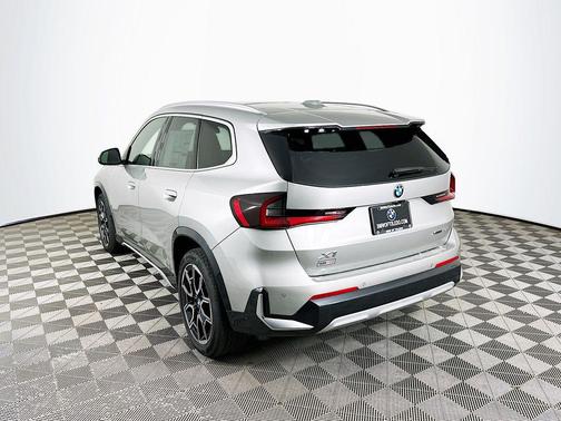 Space Silver Metallic 2026 BMW X1 xDrive28i