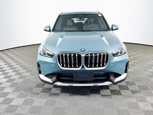 Cape York Green Metallic 2025 BMW X1 xDrive28i