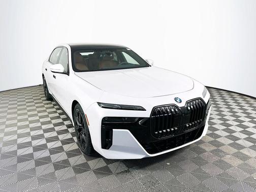 Mineral White Metallic 2026 BMW 760 xDrive
