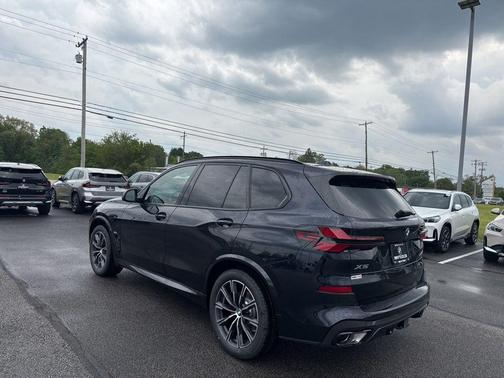 Carbon Black Metallic 2026 BMW X5 xDrive40i