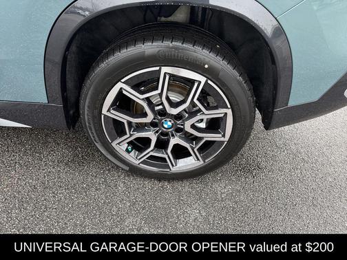 Cape York Green Metallic 2026 BMW X1 xDrive28i
