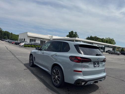 Brooklyn Grey Metallic 2026 BMW X5 xDrive40i