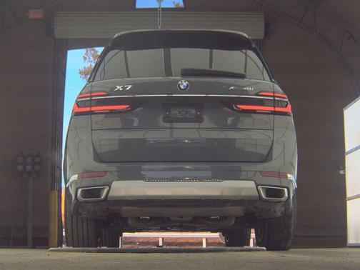 2025 BMW X7 xDrive40i