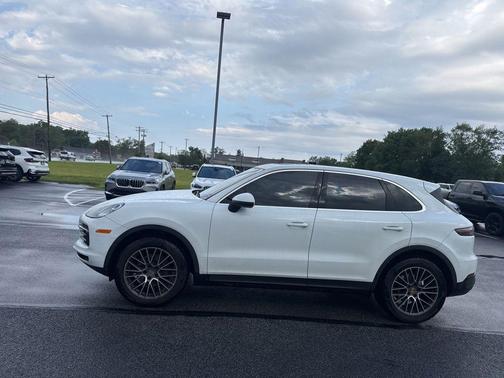 White 2019 Porsche Cayenne Cayenne
