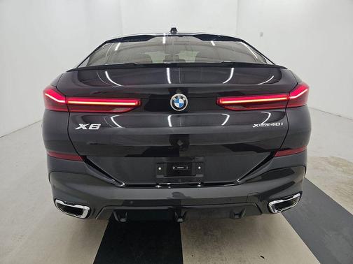 Black Sapphire Metallic 2026 BMW X6 xDrive40i
