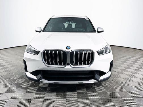 Alpine White 2023 BMW X1 xDrive28i