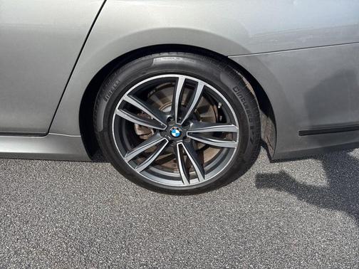 Donington Gray Metallic 2021 BMW 740 xDrive