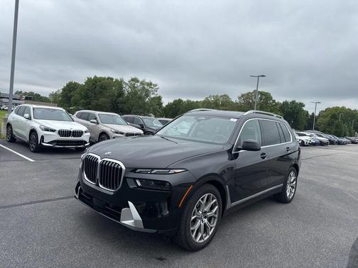 Black Sapphire Metallic 2026 BMW X7 xDrive40i