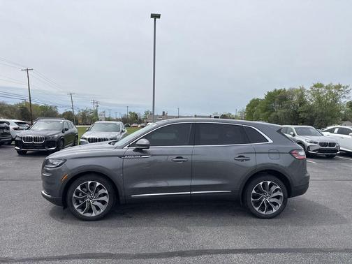 ASHER GRAY MET CC 2022 Lincoln Nautilus Reserve