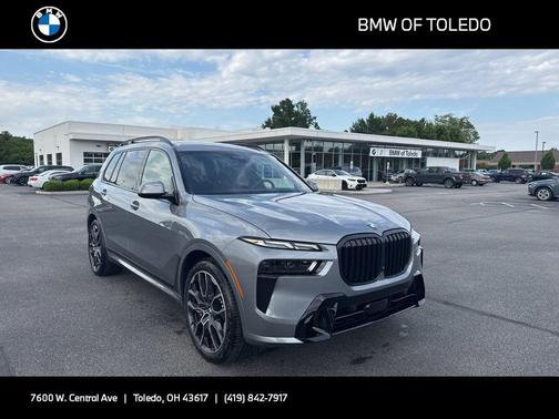 Skyscraper Grey Metallic 2026 BMW X7 xDrive40i