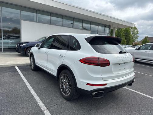 White 2016 Porsche Cayenne Cayenne