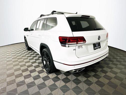 Pure White 2021 Volkswagen Atlas 3.6L SE w/Technology