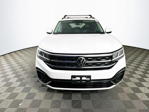 Pure White 2021 Volkswagen Atlas 3.6L SE w/Technology