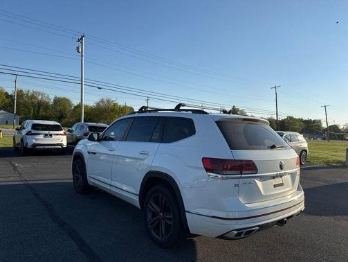 Pure White 2021 Volkswagen Atlas 3.6L SE w/Technology