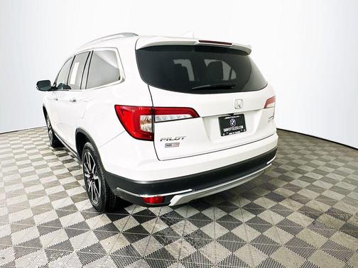 2022 Honda Pilot Touring 8-Passenger