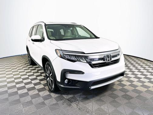 2022 Honda Pilot Touring 8-Passenger