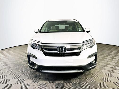 2022 Honda Pilot Touring 8-Passenger