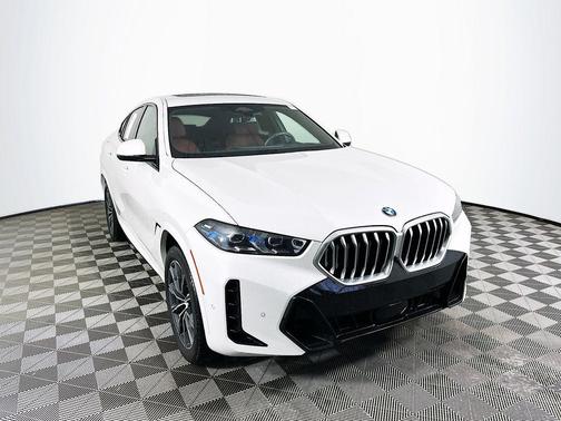 Mineral White Metallic 2026 BMW X6 xDrive40i
