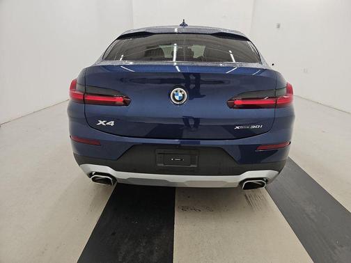 2025 BMW X4 xDrive30i