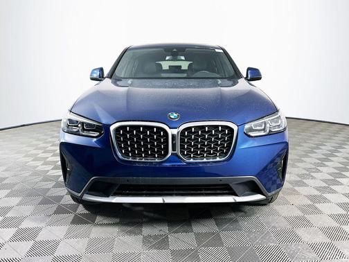 2025 BMW X4 xDrive30i