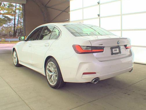 Mineral White Metallic 2025 BMW 330 xDrive