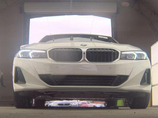 Mineral White Metallic 2025 BMW 330 xDrive