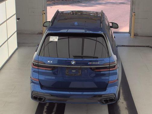 Marina Bay Blue Metallic 2024 BMW X7 M60i