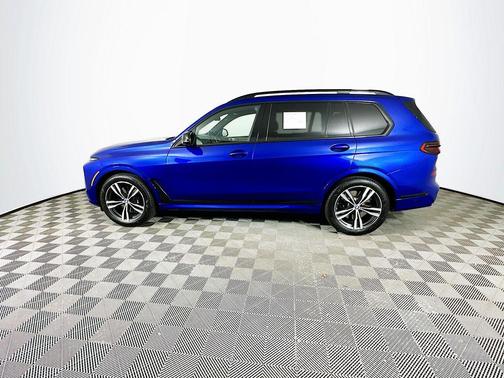 Marina Bay Blue Metallic 2024 BMW X7 M60i