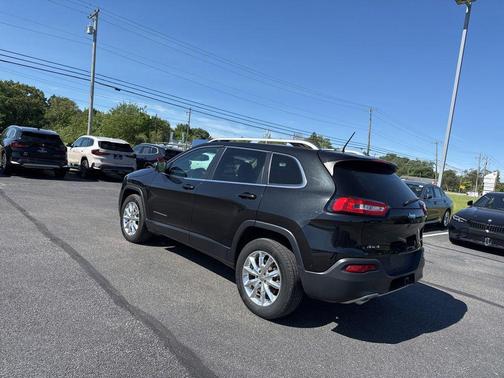 Brilliant Black Crystal Pearlcoat 2014 Jeep Cherokee Limited