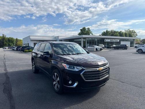 Black Cherry Metallic 2020 Chevrolet Traverse LT Leather