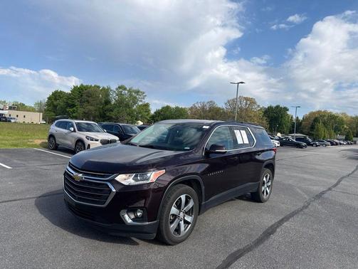 Black Cherry Metallic 2020 Chevrolet Traverse LT Leather