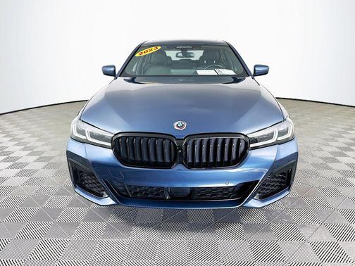 Arctic Race Blue Metallic 2023 BMW M550 i Xdrive