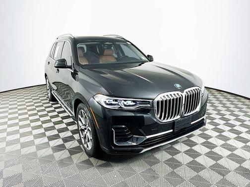 Black Sapphire Metallic 2022 BMW X7 xDrive40i