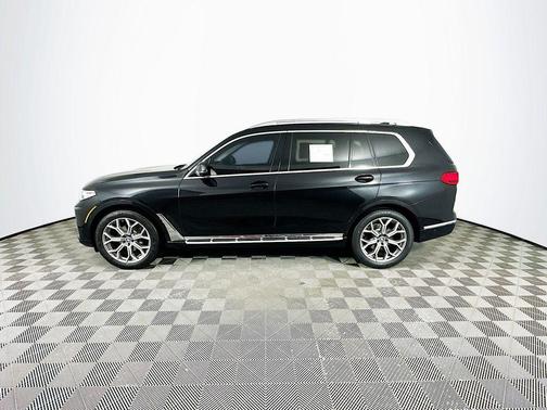 Black Sapphire Metallic 2022 BMW X7 xDrive40i