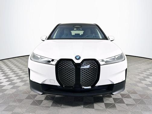 2025 BMW iX xDrive50